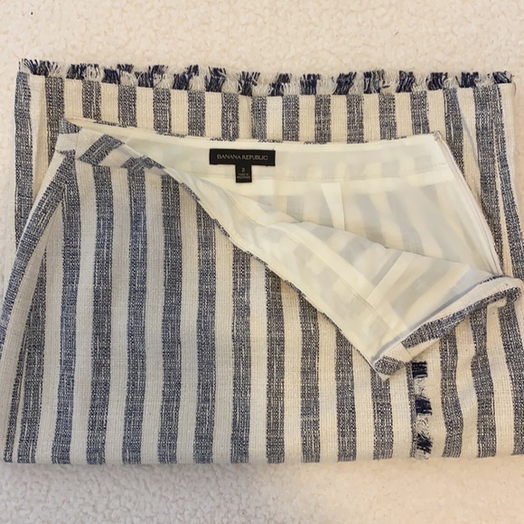 Brand New Banana Republic Pencil Skirt - Picture 3 of 6